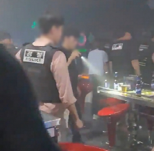 단속 현장.<부산경찰청 제공, 연합뉴스>